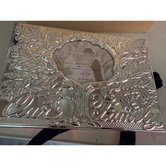 Lenox silverplate ornate photo album - Our Family, photo frame, 4x 6 photos, fam - Picture 1 of 4